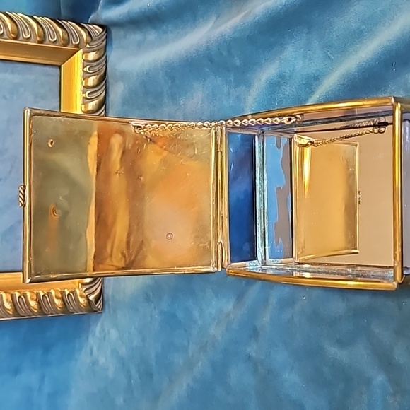 Vintage 1990s Vermont trinket box with dancing Angel, blue glass - Picture 9 of 12